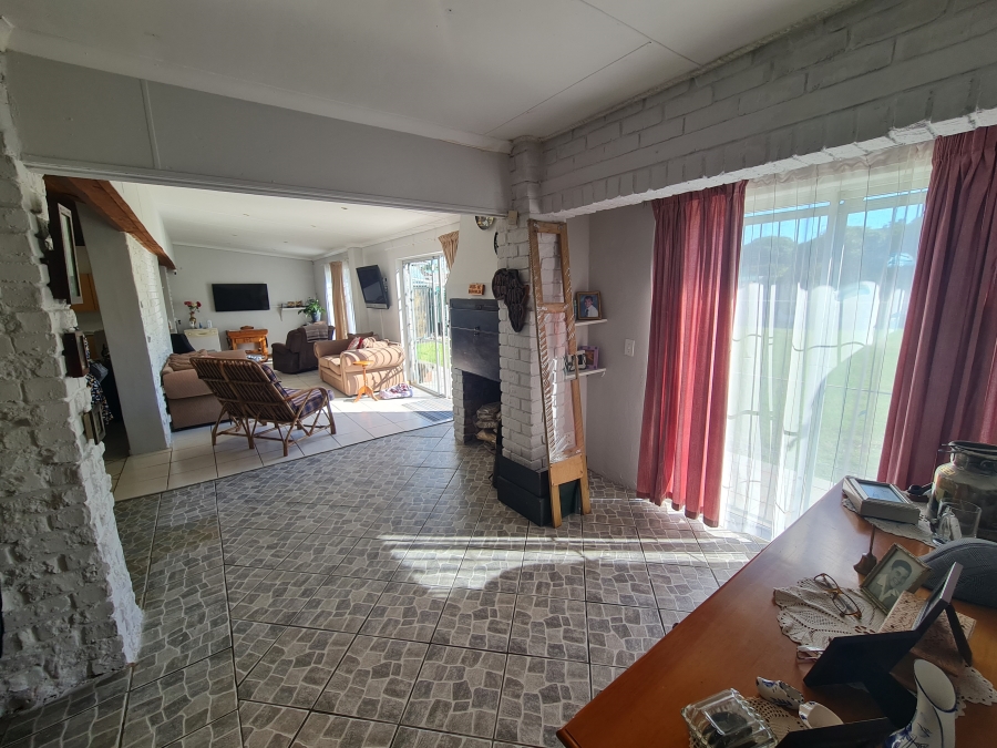 3 Bedroom Property for Sale in Wavecrest Eastern Cape